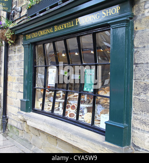 L'originale Bakewell Pudding shop in Bakewell Derbyshire Parco Nazionale di Peak District Inghilterra REGNO UNITO Foto Stock