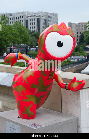 Statua del London 2012 Mascotte olimpica Wenlock. Foto Stock