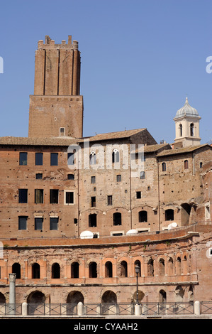 Italia, Roma, i mercati di Traiano e torre delle milizie, torre medievale Foto Stock