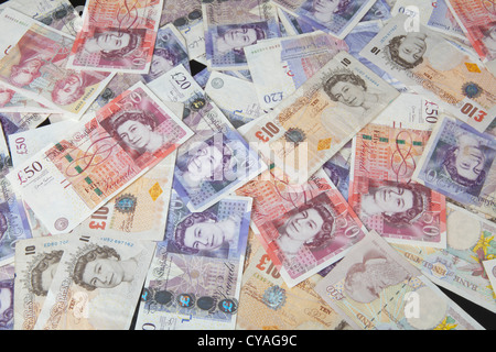 Sterlina inglese di banconote. Denaro £10, £20, £50 libbre 129828 Money Foto Stock