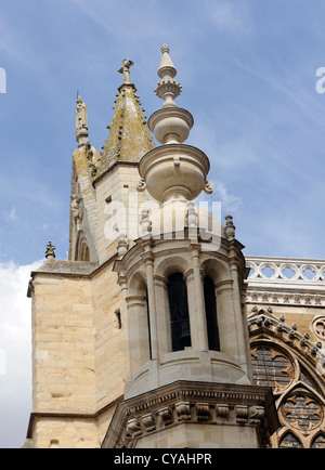 La guglia sulla facciata ovest della Catedral de Leon. Leon, Castilla y Leon, Spagna Foto Stock