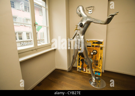 L'Europa, la Svizzera, Zurigo, interno del limmatblick hotel in stile dadaista, scultura Foto Stock