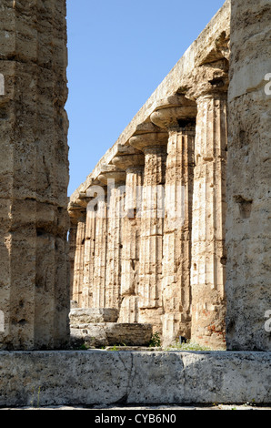 Tempio di Atena (aka tempio di Cerere), fine del VI secolo A.C..Paestum, a sud di Napoli. Foto Stock