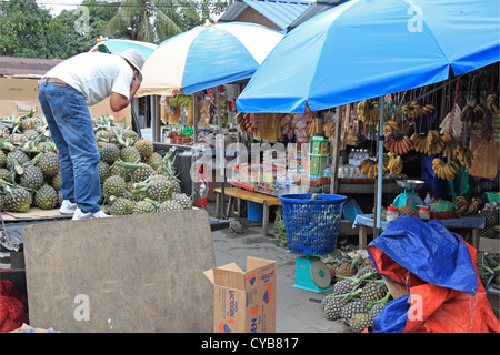 Prodotti locali a mercato Nabalu, Parco Kinabalu, Ranau, Sabah Borneo, Malaysia, sud-est asiatico Foto Stock