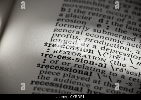Primo piano di una pagina in un dizionario inglese con la parola 'retion' evidenziata in sillabica. Foto Stock