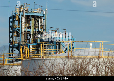 Fabbrica chimica e deposito di olio nel nord dell'Inghilterra. Foto Stock