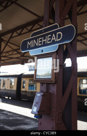 Minehead segno della piattaforma Foto Stock