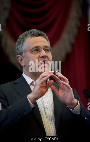 Analista legale e CNN commentatore Jeffrey Toobin parla al 2012 Texas Book Festival circa il suo ultimo libro "Il Giuramento" Foto Stock