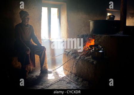 Un ritratto di un cook in Hemis monastero situato a 45 chilometri da Leh in Ladakh, India settentrionale. Foto Stock