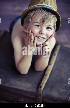 Ragazzino sveglio Foto Stock