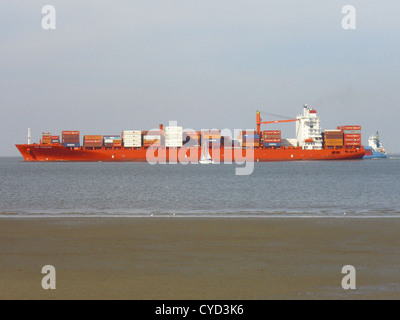 La nave portacontainer '''Cap Spencer' della compagnia di navigazione Hamburg Süd in uscita sul fiume Elba vicino Otterndorf Foto Stock