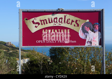 Smugglers avventura segno a St Clements grotte West Hill Hastings East Sussex England Regno Unito GB Foto Stock