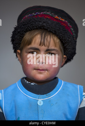 Ragazzo tagiko, Xinjiang Uyghur Regione autonoma, Cina Foto Stock