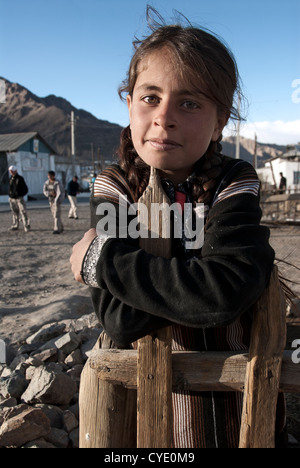 Ragazza giovane nella città di Murgab, Tagikistan. Foto Stock