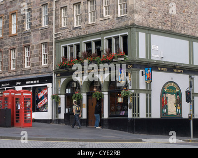 Il diacono Brodie's Tavern su Lawnmarket a Edimburgo in Scozia Foto Stock