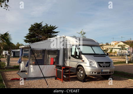 Camper in un campeggio in Spagna Foto Stock