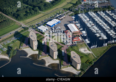 I Paesi Bassi, Almere, Marina chiamato Muiderzand. Antenna. Foto Stock