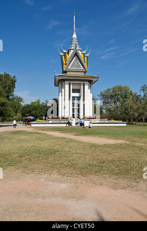 Memorial Building sul composto di Killing Fields Museum di Choeung Ek vicino a Phnom Penh Cambogia Foto Stock