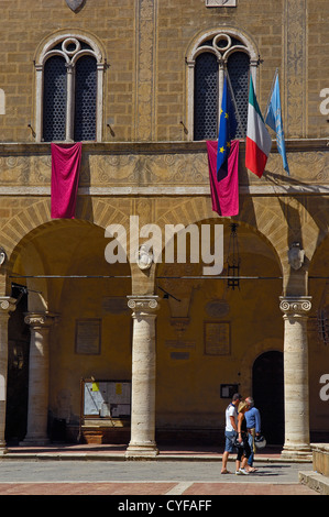 Pienza, Pio II Piazza Pio II, Val d'Orcia, Val d'Orcia, sito patrimonio mondiale dell'UNESCO , in provincia di Siena, Toscana, Italia. Foto Stock