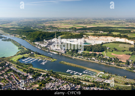 I Paesi Bassi, Maastricht, Marlstone cava e fabbrica di cemento chiamato ENCI a posizione denominata Sint Pietersberg. Antenna. Foto Stock
