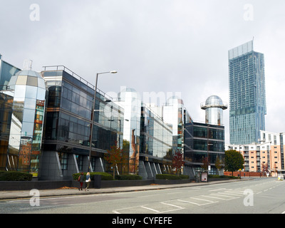 Guardando verso Beetham Tower da City Road mostra N0 1 città della costruzione di strade in Manchester REGNO UNITO Foto Stock