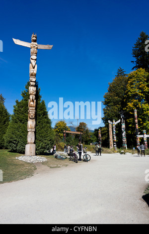 Totem Poles a Stanley Park. Vancouver, BC, Canada. Foto Stock