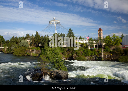 WA05538-00...WASHINGTON - Fiume Spokane fluente attraverso il Riverfront Park nel centro di Spokane. Foto Stock