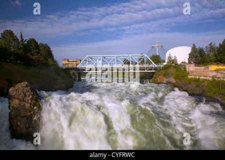 WA05545-00...WASHINGTON - Fiume Spokane assordanti attraverso il Riverfront Park nel centro di Spokane. Foto Stock