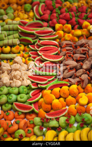 Confetti caramelle al latte in forme di frutta in Giamaica Mercato in Città del Messico DF Foto Stock