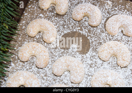 Freschi di forno Dolci di Natale sulla piastra Foto Stock