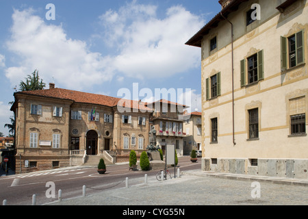 Bra - Piazza Caduti per la Liberta / Palazzo Civico Foto Stock