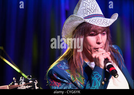 LINCOLN, CA - 3 Novembre: Jeff Keith svolge con Road 88 come parte del tuono in novembre la carità rigido per Placer County 10-35 foundation al Thunder Valley Casino Resort a Lincoln, la California il 3 novembre 2012 Foto Stock