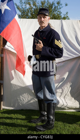 Costumi militari americani della guerra civile. Il selvaggio West arriva a Ramslowbottom The Lonestar Cowboys. Evento Western re-enactment Association, ottobre 2012 Foto Stock