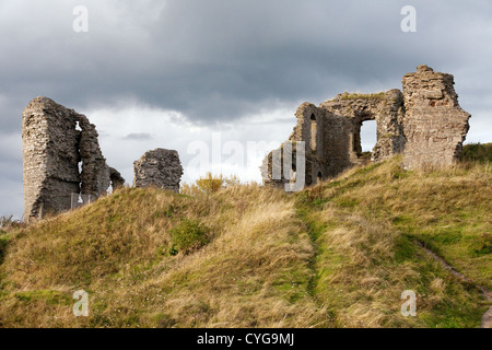 Le rovine del XI secolo il castello di Clun, Clun, south Shropshire England Regno Unito Foto Stock