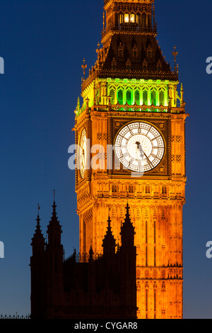 Big Ben Tower con edifici del Parlamento, il London Inghilterra, Regno Unito Foto Stock