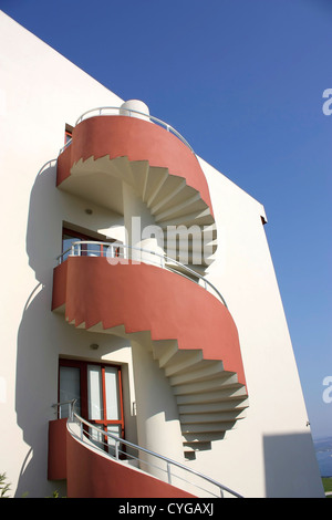 Edificio moderno al primo piano rotante Foto Stock