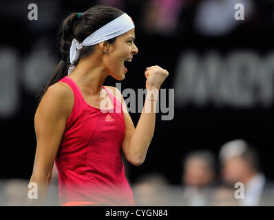 Ana Ivanovic di Serbia reagisce durante la Fed Cup Final match di tennis Repubblica Ceca vs Serbia contro Petra KVITOVA a Praga, Repubblica Ceca, 4 novembre 2012. (CTK foto/Vondrous Romano) Foto Stock