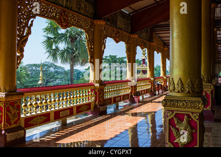 Myanmar, Hintha Gon Paya sulla cima della collina di Bago Foto Stock