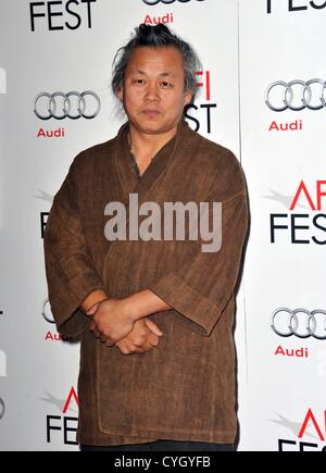 Kim Ki-Duk presso gli arrivi di AFI FEST 2012 Premiere della vita di PI in 3D, Grauman's Chinese Theatre di Los Angeles, CA 2 novembre 2012. Foto di: Dee Cercone/Everett Collection Foto Stock