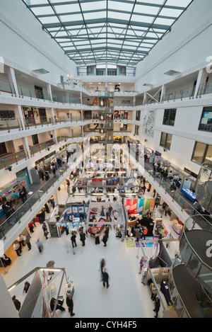 Vista panoramica a Hastings mostra andiamo a fare business a Sussex Coast College, England, Regno Unito Foto Stock