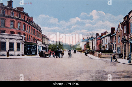 Putney Hill, a sud ovest di Londra 1910s. Guardando verso sud in direzione di Tibbets Corner. Edwardian mano cartolina oscurata inviato 1919. Foto Stock