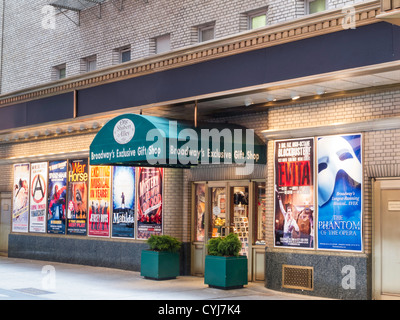 Spettacolo di Broadway Posters e negozio di articoli da regalo, Shubert Alley, Times Square NYC Foto Stock