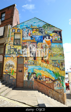 Blands cliff street murales Inghilterra Scarborough Regno Unito Foto Stock