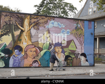 Murale multiculturale sulla Flatbush cibo Co-op che riflettono la grande miscela di culture e gruppi etnici in Brooklyn, New York. Foto Stock