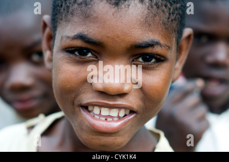 Ragazzo, Namialo, Mozambico settentrionale Foto Stock