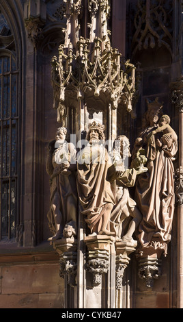 Strasburgo, Notre Dame cattedrale gotica del XIV secolo, St Laurent portale i 3 uomini saggi statue, Alsazia, Francia, Europa Foto Stock