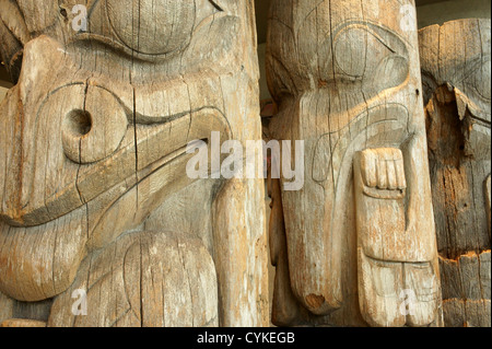 Haida frontale casa totem nel Museo di Antropologia (MOA), Vancouver, BC, Canada Foto Stock