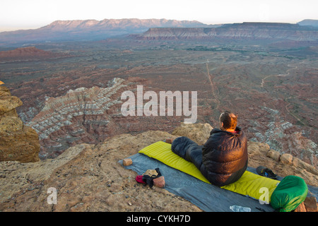 Campeggio a Gooseberry Mesa oltre vergine, Utah. La vista si affaccia sul Parco Nazionale di Zion, Utah. Foto Stock