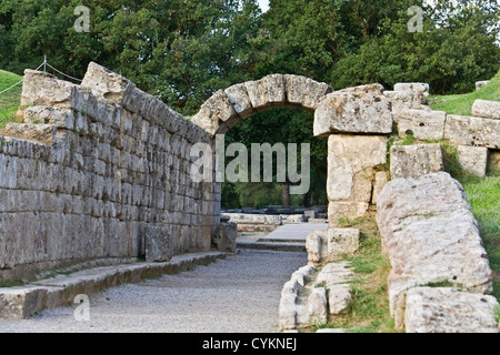 Ingresso principale di antica Olympia Stadium in Grecia Foto Stock