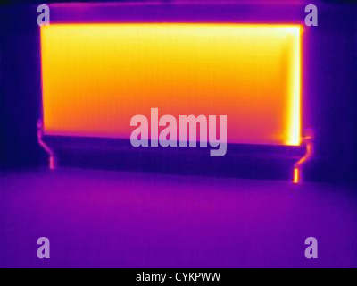 Immagine termica del radiatore di riscaldamento Foto Stock